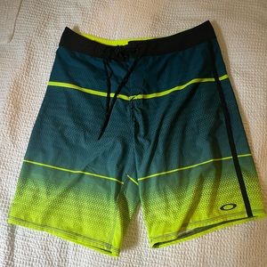 Oakley Board-shorts Size: 30 NWOT!